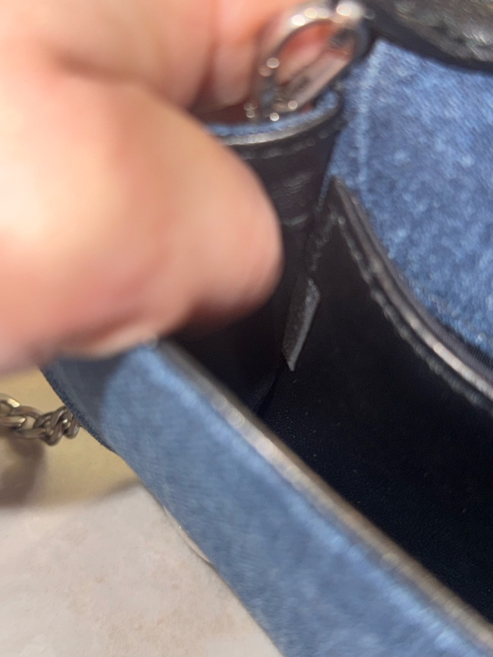 Miu Miu Gorgeous very rare
Denim small bag with silver chain full set like New - Picture 12 of 14